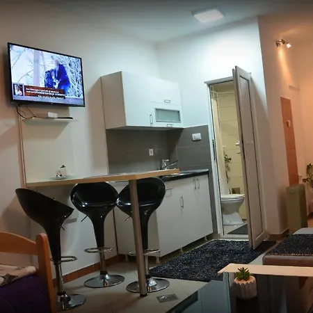 Iva Studio-apartment Kladovo